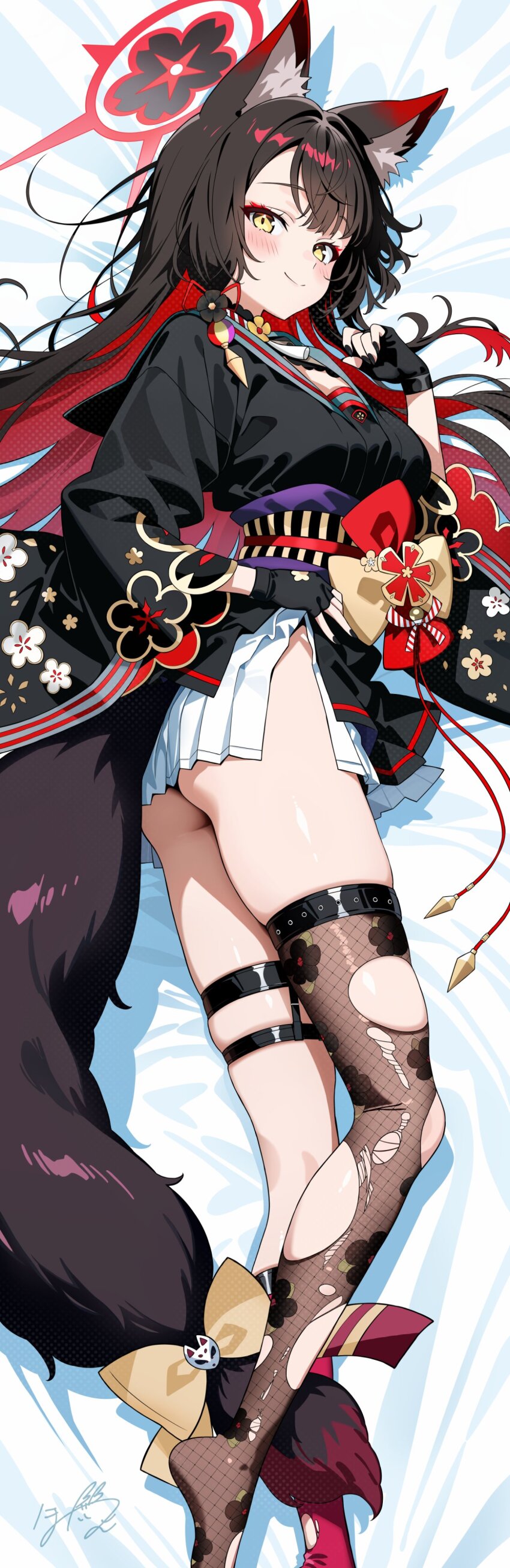 1girl absurdres animal_ears ass black_gloves black_kimono blue_archive blush closed_mouth commentary_request fingerless_gloves fox_ears fox_girl fox_tail full_body gloves halo highres honyara-san japanese_clothes kimono long_hair looking_at_viewer lying on_bed on_side red_halo smile solo tail wakamo_(blue_archive) yellow_eyes