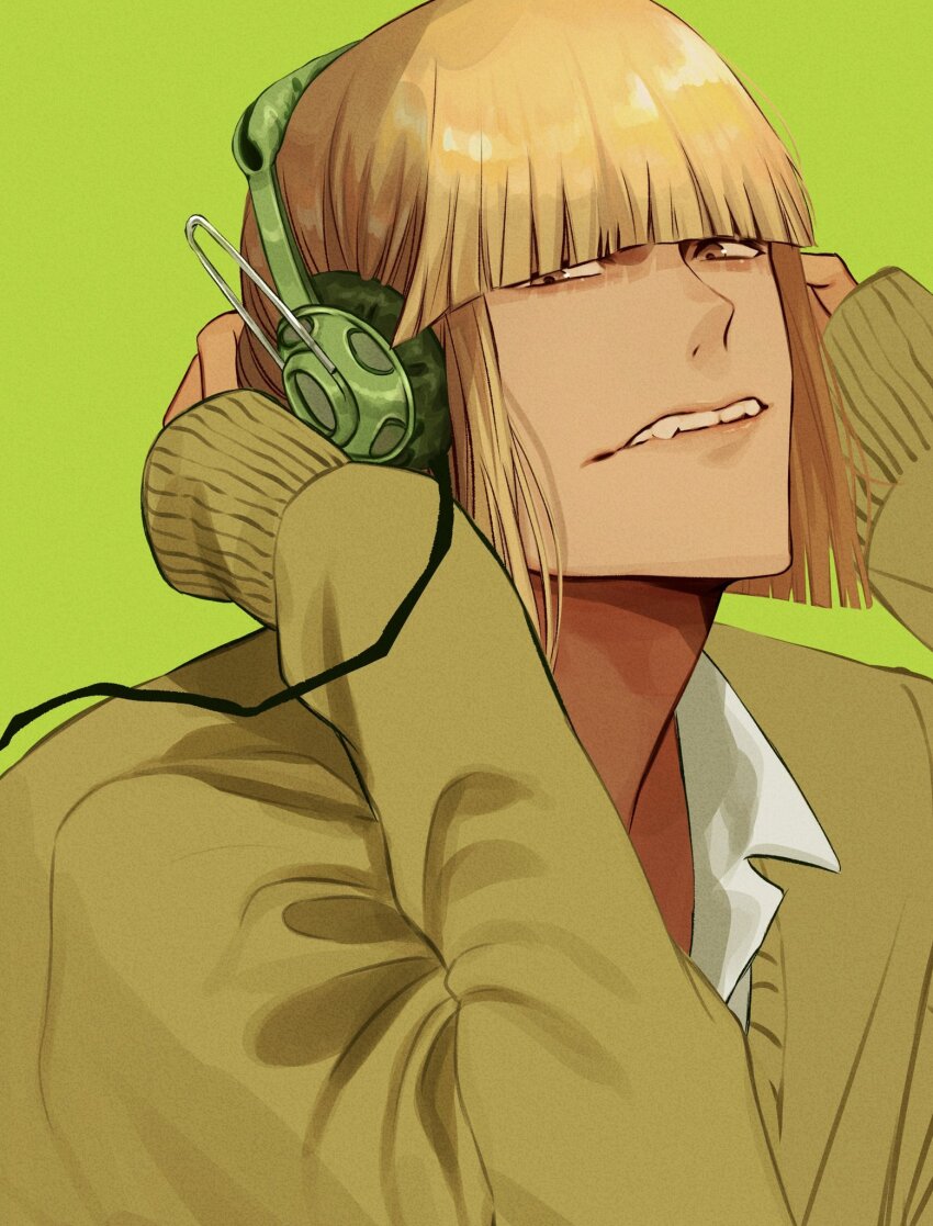 1boy ajuji_aju bleach blonde_hair blunt_bangs blunt_ends collared_shirt commentary english_commentary fang green_background green_sweater headphones highres hirako_shinji looking_at_viewer male_focus shirt short_hair simple_background solo sweater teeth white_shirt