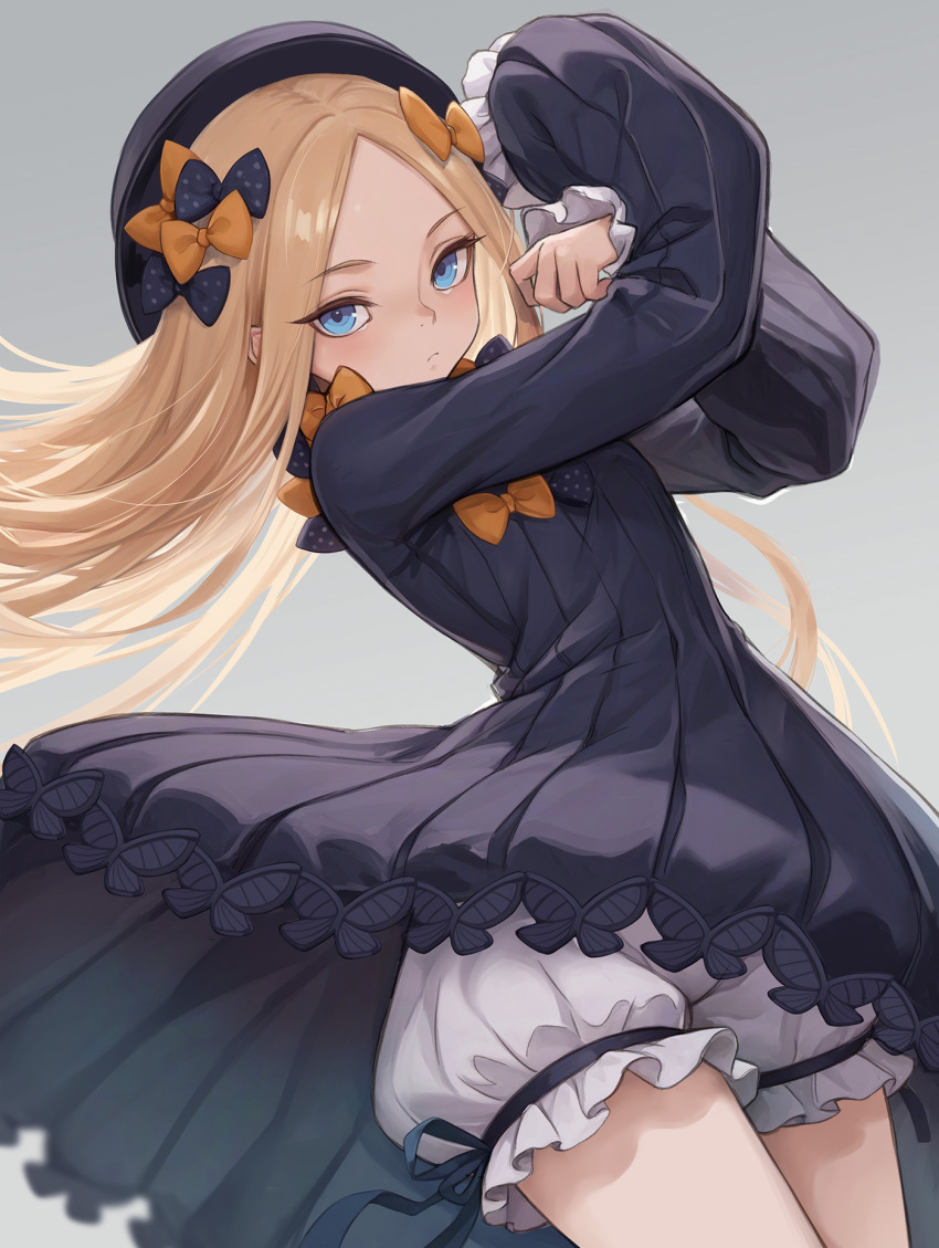 1girl abigail_williams_(fate) black_dress blonde_hair bloomers blue_eyes bow closed_mouth commentary_request dress fate/grand_order fate_(series) forehead gradient_background grey_background hair_bow highres jajanome long_hair long_sleeves looking_at_viewer orange_bow polka_dot polka_dot_bow solo standing thighs underwear white_bloomers