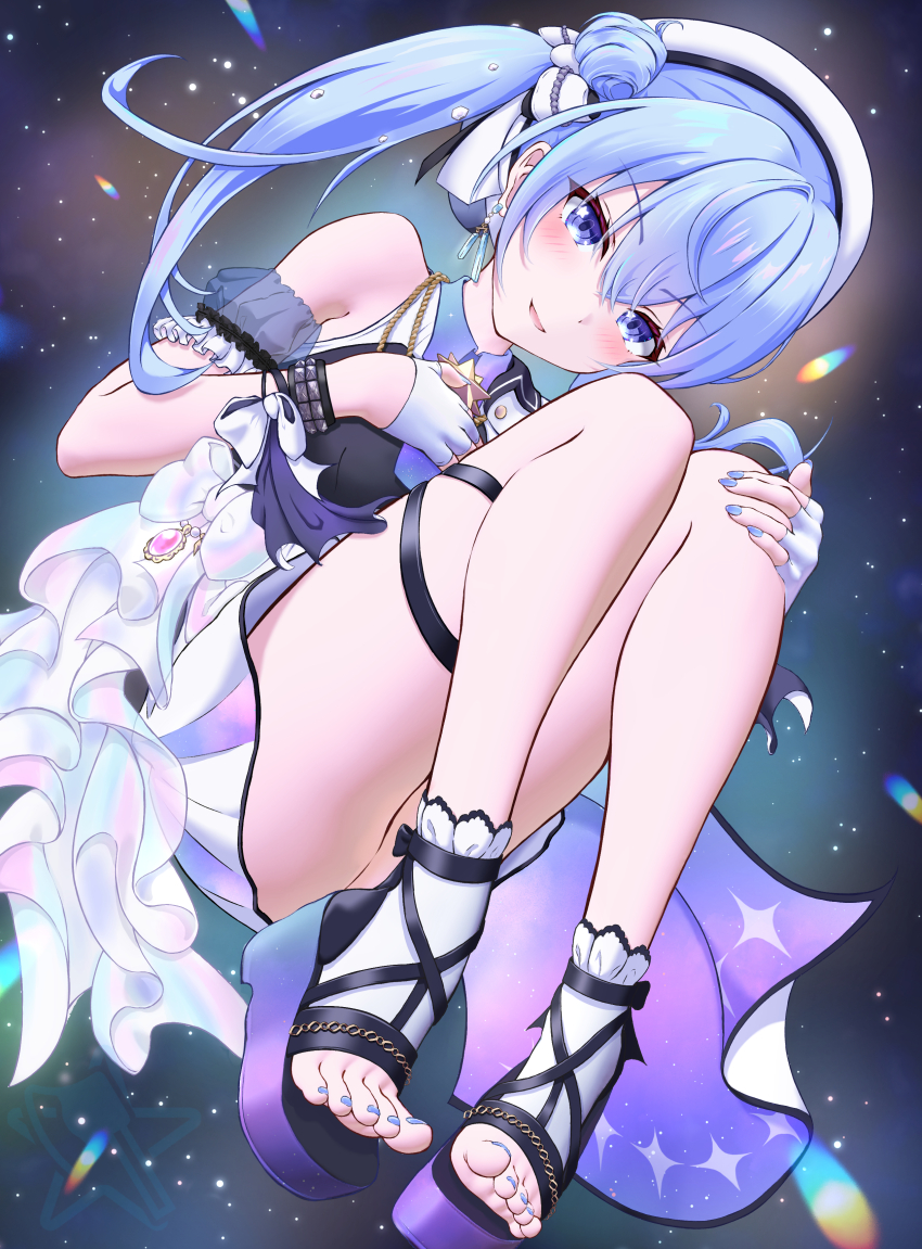 1girl absurdres bare_shoulders beret blue_eyes blue_nails commentary_request convenient_leg crossed_bangs dress earrings feet fingerless_gloves frills full_body gloves hair_between_eyes hand_on_own_knee hat highres hololive hoshimachi_suisei jewelry knees_up looking_at_viewer nail_polish official_alternate_costume one_side_up platform_sandals pleated_dress sandals short_dress sidelocks sleeveless sleeveless_dress socks solo soware star_(sky) star_(symbol) star_in_eye starry_sky_background symbol_in_eye thigh_strap toeless_socks toenail_polish toenails toes virtual_youtuber white_dress white_gloves white_hat white_socks