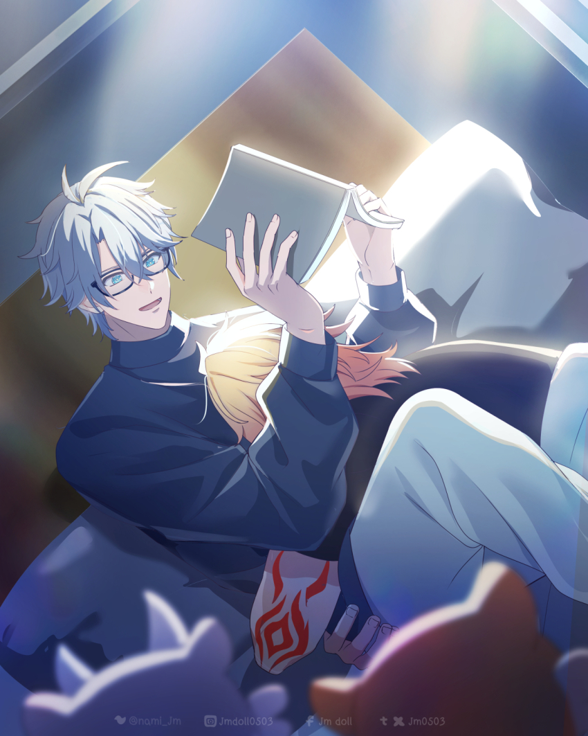 2boys antenna_hair arm_tattoo black_shirt black_sweater blonde_hair blue_eyes book chimera_(honkai:_star_rail) commentary commentary_request english_commentary facebook_username glasses gradient_hair highres holding holding_book honkai:_star_rail honkai_(series) hug instagram_username jiman long_sleeves male_focus medium_hair mixed-language_commentary multicolored_hair multiple_boys mydei_(fig_stew)_(honkai:_star_rail) mydei_(honkai:_star_rail) open_mouth pants parted_bangs phainon_(honkai:_star_rail) phainon_(vigethos)_(honkai:_star_rail) red_hair red_tattoo shirt short_hair short_sleeves sweater tattoo thai_commentary twitter_username white_hair white_pants yaoi
