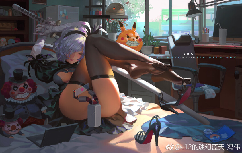 1girl 2b_(nier:automata) absurdres arms_up arrow_(projectile) arrow_in_body arrow_in_head artist_name ass black_dress black_hairband black_high_heels black_thighhighs breasts chair character_name chinese_commentary cleavage_cutout closed_mouth clothing_cutout clown commentary_request computer computer_mouse convenient_censoring cup desk disc disposable_cup dress drinking_straw elbow_gloves english_text feet fengweic12 gen_1_pokemon gift gloves hairband heart high_heels highres holding holding_sword holding_weapon indoors katana lamp laptop large_breasts legs_up leotard lying machine_(nier) monitor nier:automata nier_(series) nintendo no_blindfold object_through_head office_chair on_back on_bed pikachu plant pod_(nier:automata) pokemon potted_plant puffy_short_sleeves puffy_sleeves sheath sheathed short_hair short_sleeves skindentation solo sticky_note swivel_chair sword thighhighs toes watermark weapon weibo_watermark white_gloves white_hair white_leotard window