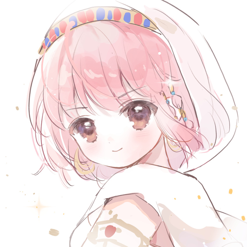 1girl armlet baonu_de_zhanshen_caibutou bare_shoulders beads braid brown_eyes cloak closed_mouth dot_nose earrings eyelashes gold_armlet gold_earrings hair_beads hair_ornament hair_tubes happy highres hood hooded_cloak hoop_earrings infinity_nikki jewelry light_blush light_particles looking_at_viewer nikki_(nikki) nikki_(series) pink_hair portrait purifying_wind_(infinity_nikki) short_hair side_braids simple_background smile solo sparkle tareme twin_braids white_background white_cloak