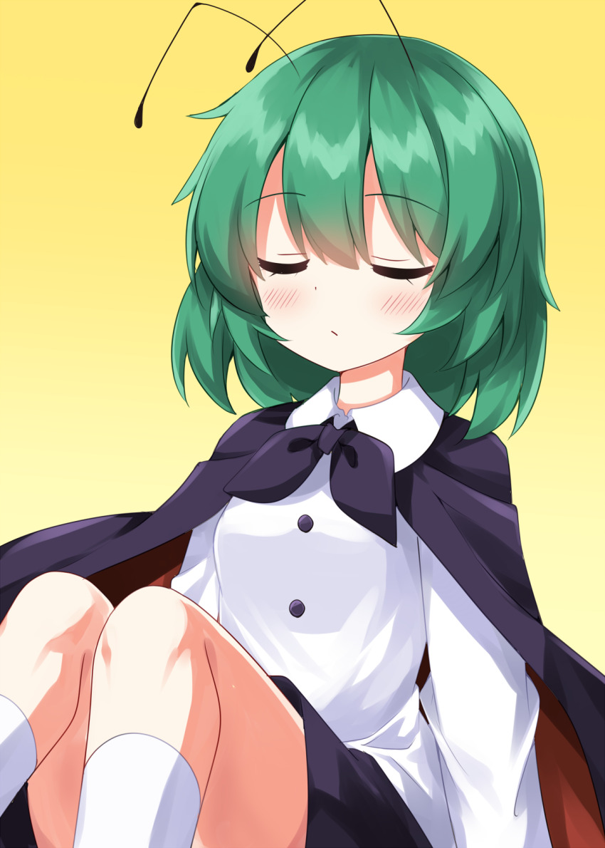 1girl black_cape black_shorts blush cape closed_eyes closed_mouth collared_shirt commentary_request completion_time feet_out_of_frame gradient_background green_hair highres long_sleeves ruu_(tksymkw) shirt short_hair shorts sitting socks solo touhou white_shirt white_socks wriggle_nightbug yellow_background