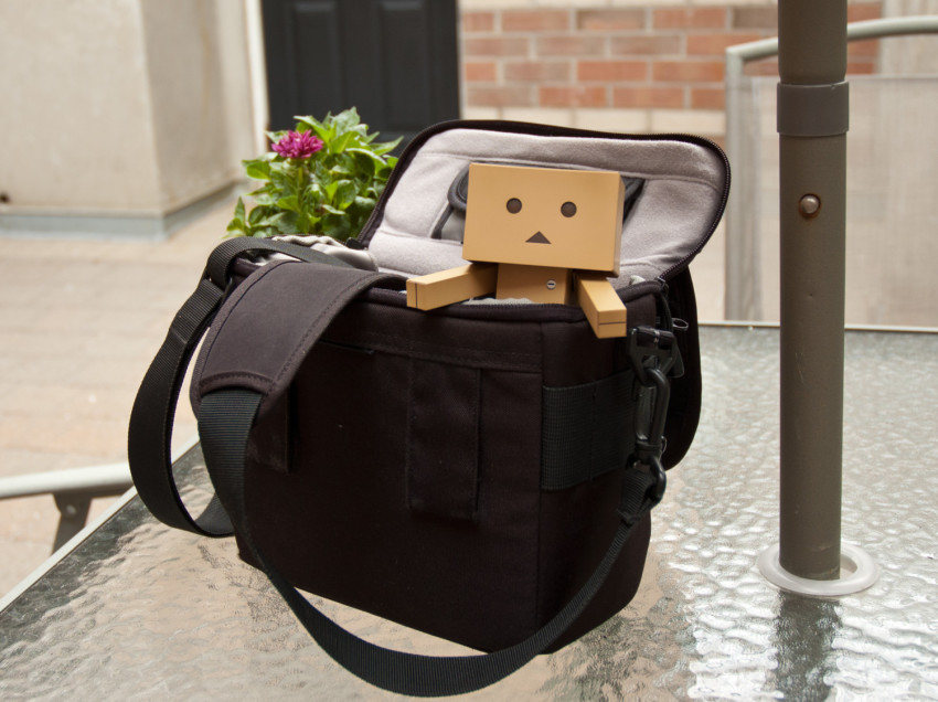 bag black_eyes box brick cardboard_box danboo flower hook leaf minimized photo_(medium) revoltech triangle_mouth unzipped yotsubato! zipper