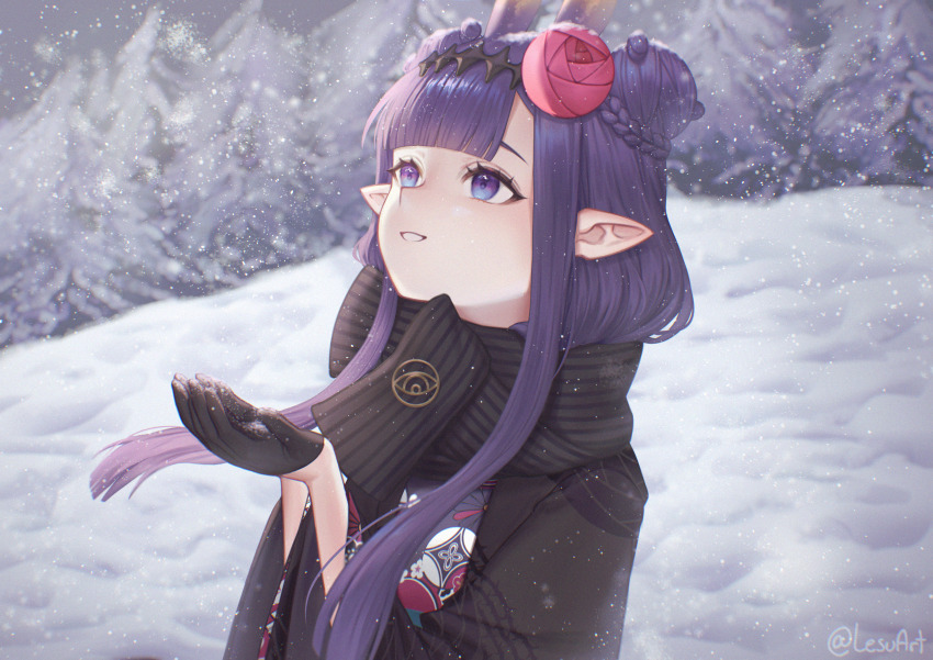 1girl absurdres black_gloves black_haori black_kimono black_scarf blunt_bangs braid bun_with_braided_base center-flap_bangs commentary double_bun english_commentary enpera furisode gloves grey_eyes grin hair_bun haori highres hololive hololive_english japanese_clothes kimono lesu long_hair long_sidelocks looking_up ninomae_ina'nis ninomae_ina'nis_(new_year) official_alternate_costume official_alternate_hairstyle outdoors pointy_ears print_kimono purple_hair scarf sidelocks smile snow snowing solo straight_hair very_long_hair virtual_youtuber winter